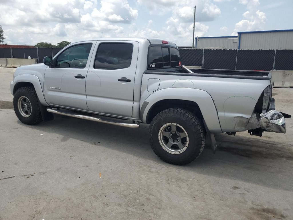 2013 Toyota Tacoma Image 2