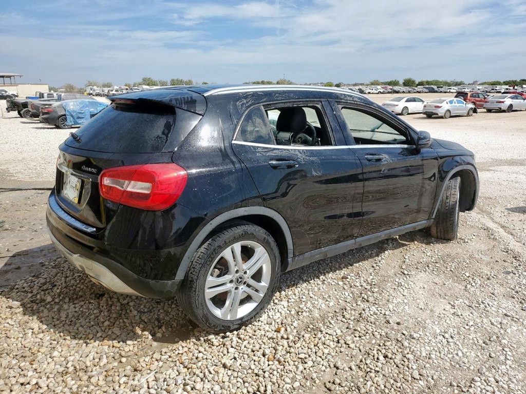 2018 Mercedes-Benz GLA-Class Image 3