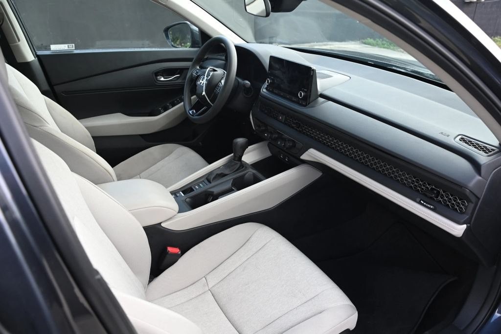 2025 Honda Accord Image 15