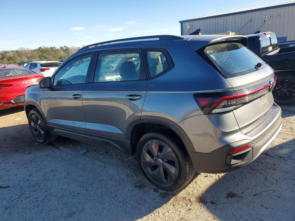 2025 Volkswagen Taos Image 2