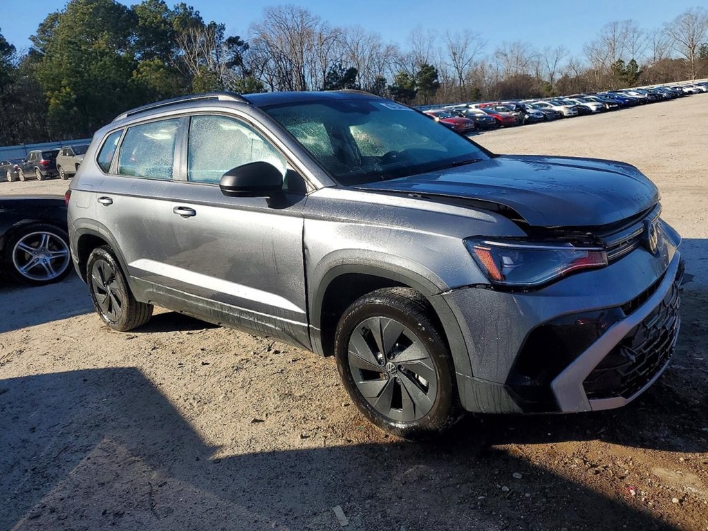 2025 Volkswagen Taos Image 4