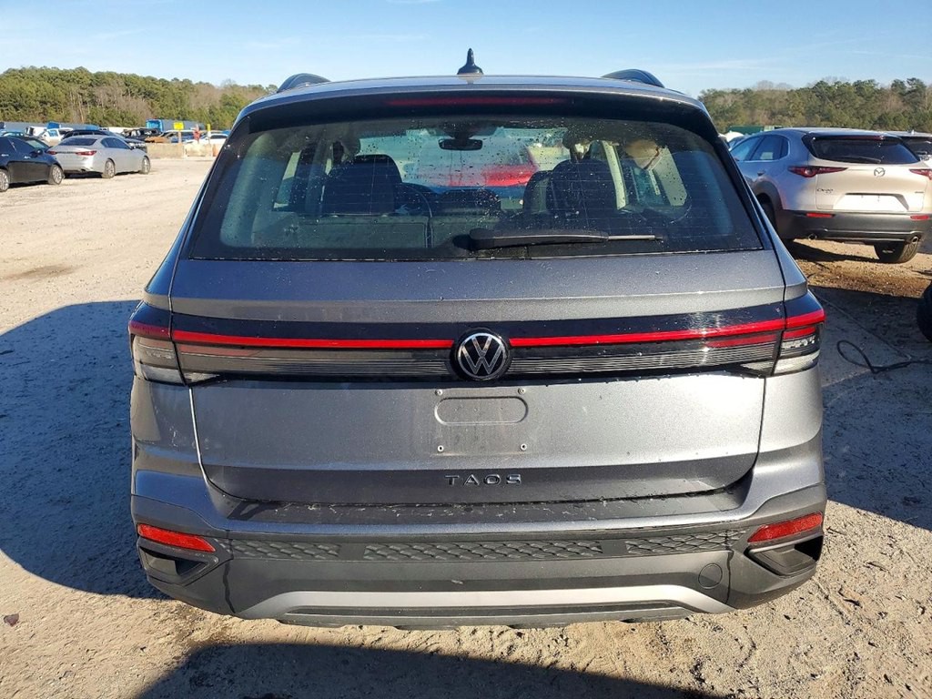 2025 Volkswagen Taos Image 6