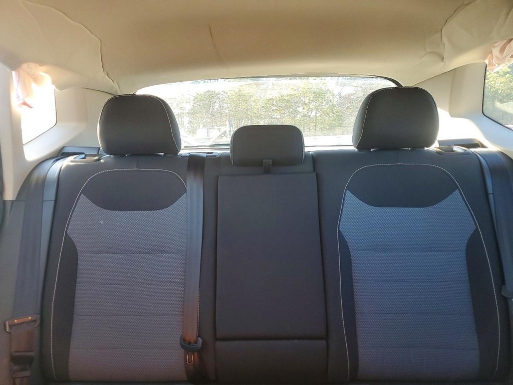 2025 Volkswagen Taos Image 10