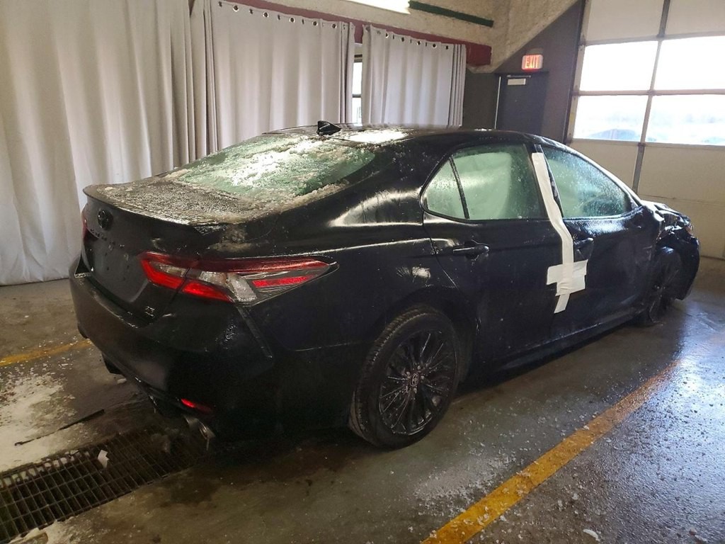 2022 Toyota Camry Image 3