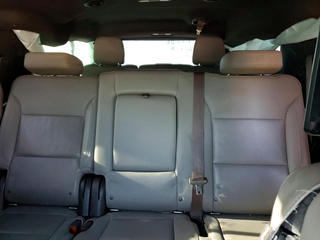 2022 Chevrolet Suburban Image 10