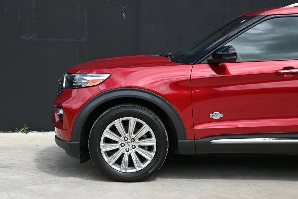 2022 Ford Explorer Image 2