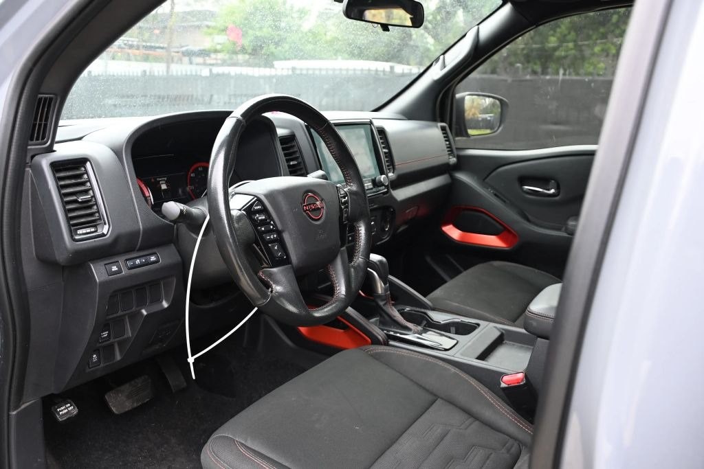 2023 Nissan Frontier Image 13