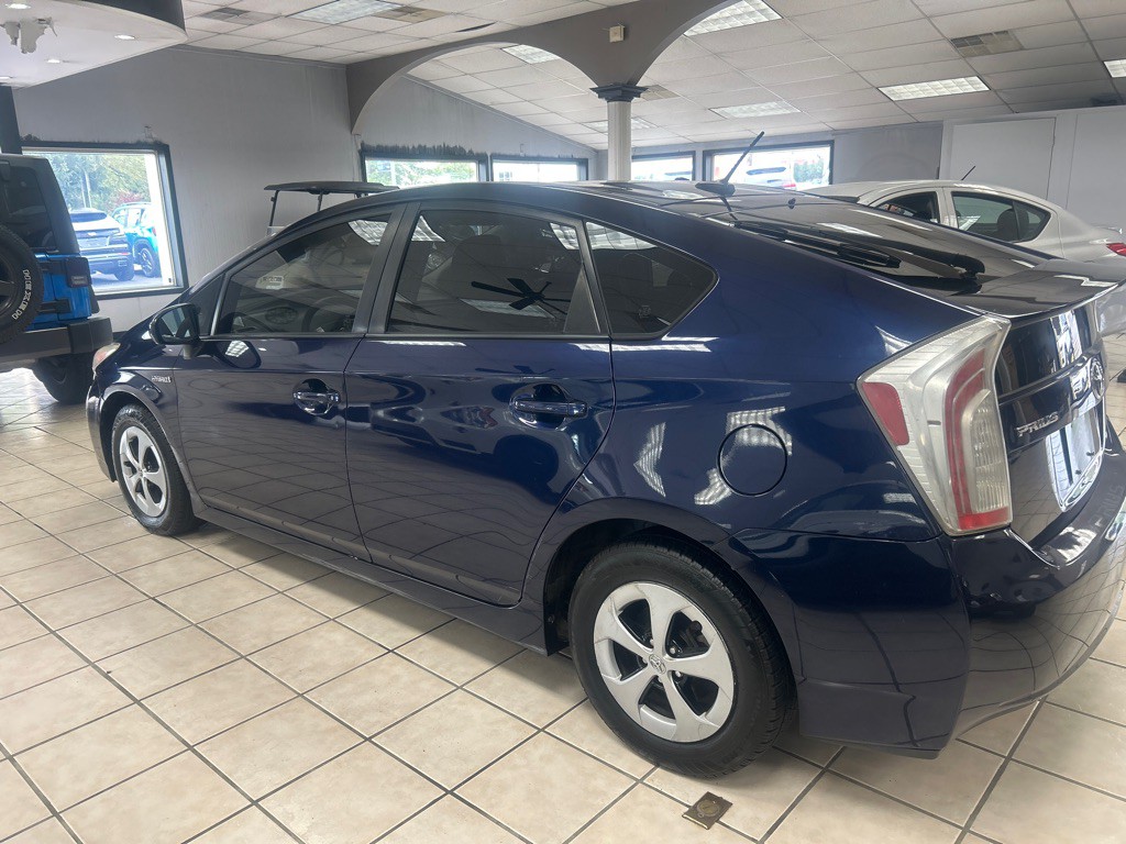 2012 Toyota Prius Image 2