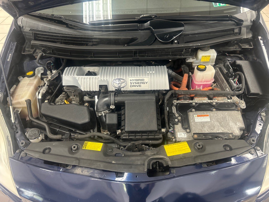2012 Toyota Prius Image 7
