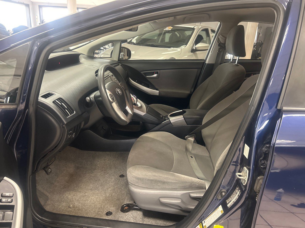 2012 Toyota Prius Image 12