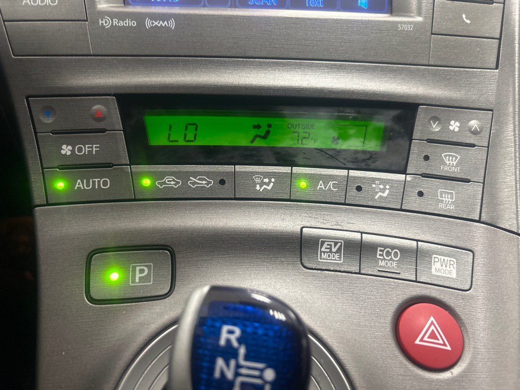 2012 Toyota Prius Image 16