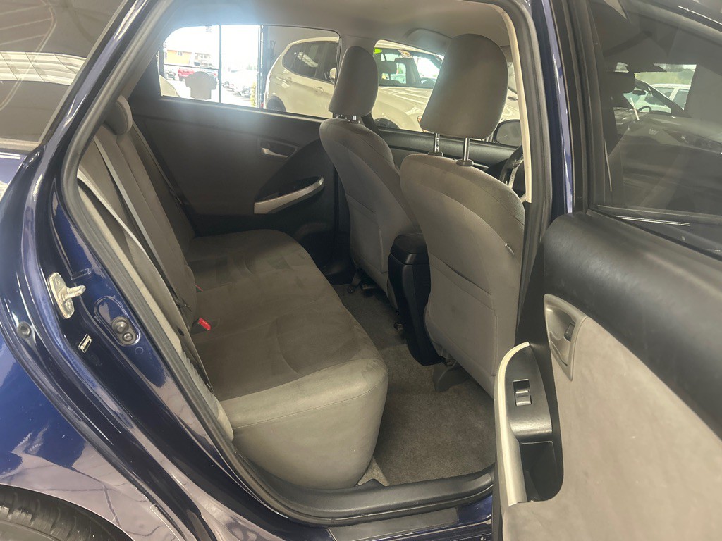 2012 Toyota Prius Image 25
