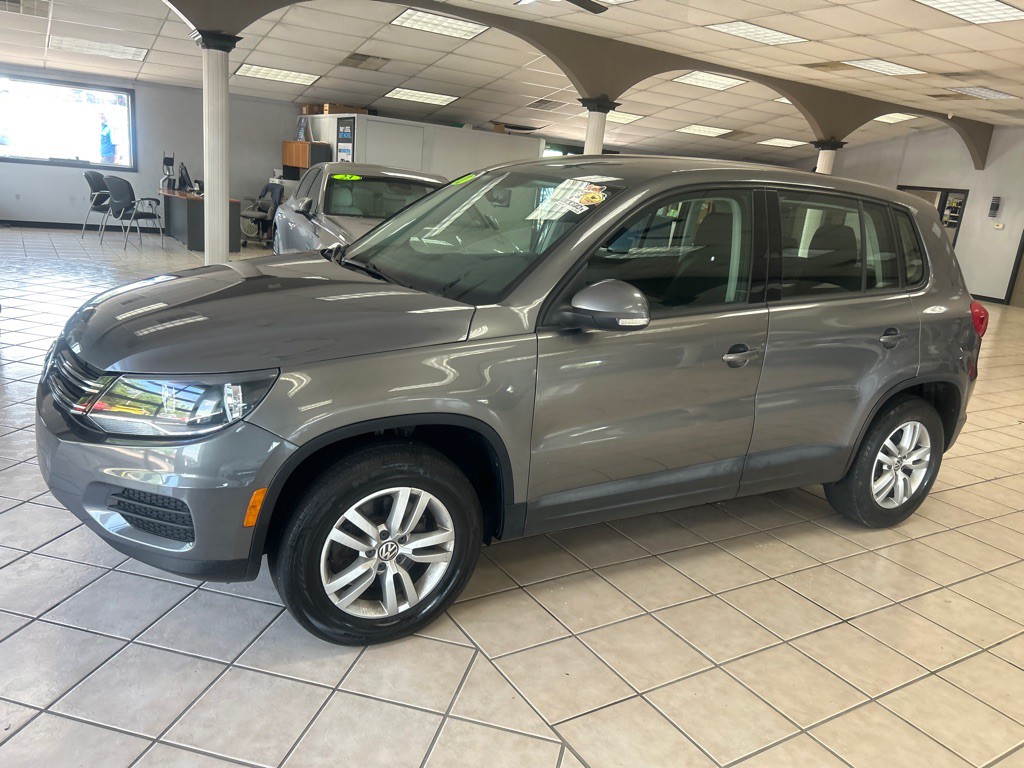 2012 Volkswagen Tiguan Image 1