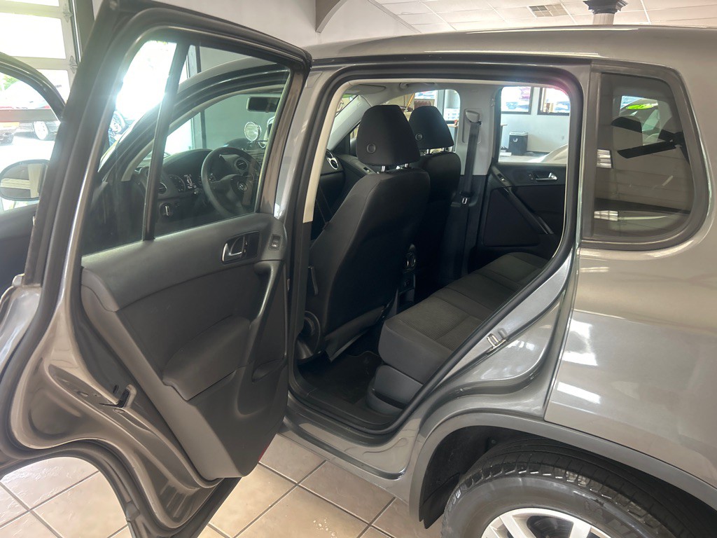2012 Volkswagen Tiguan Image 21
