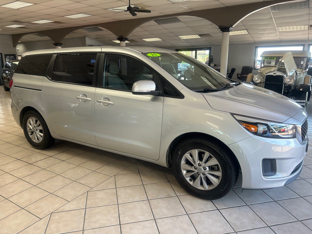 2015 Kia Sedona Image 5