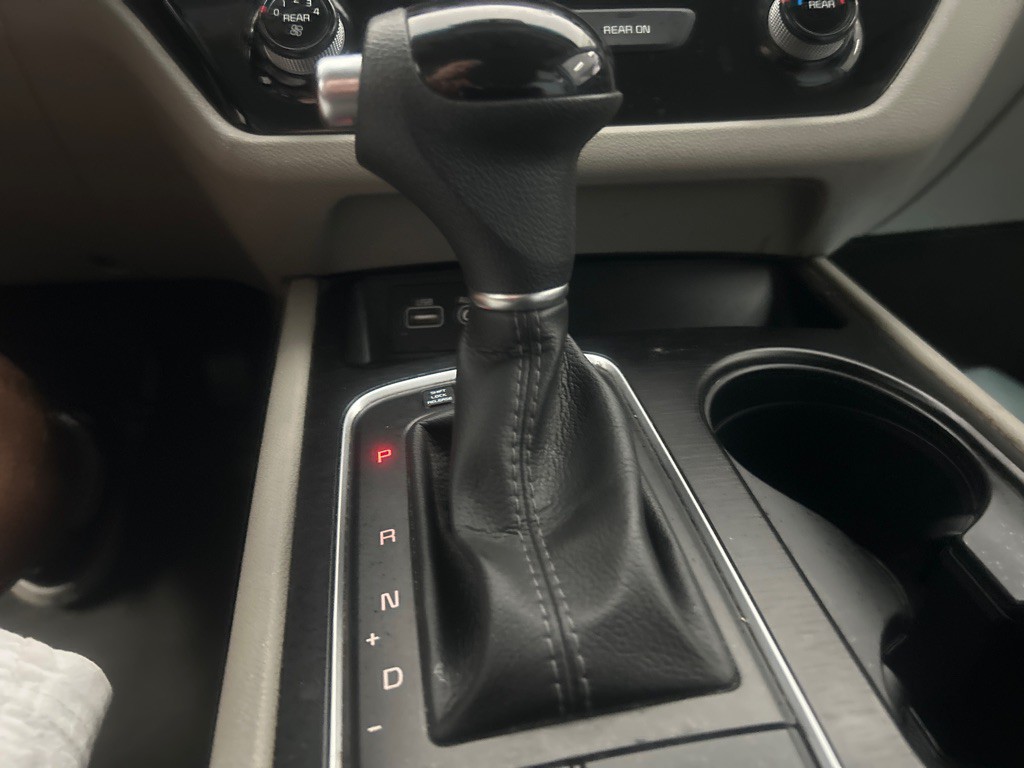2015 Kia Sedona Image 17