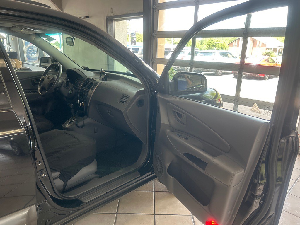 2005 Hyundai Tucson Image 28