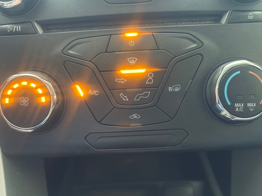 2016 Ford Fusion Image 16