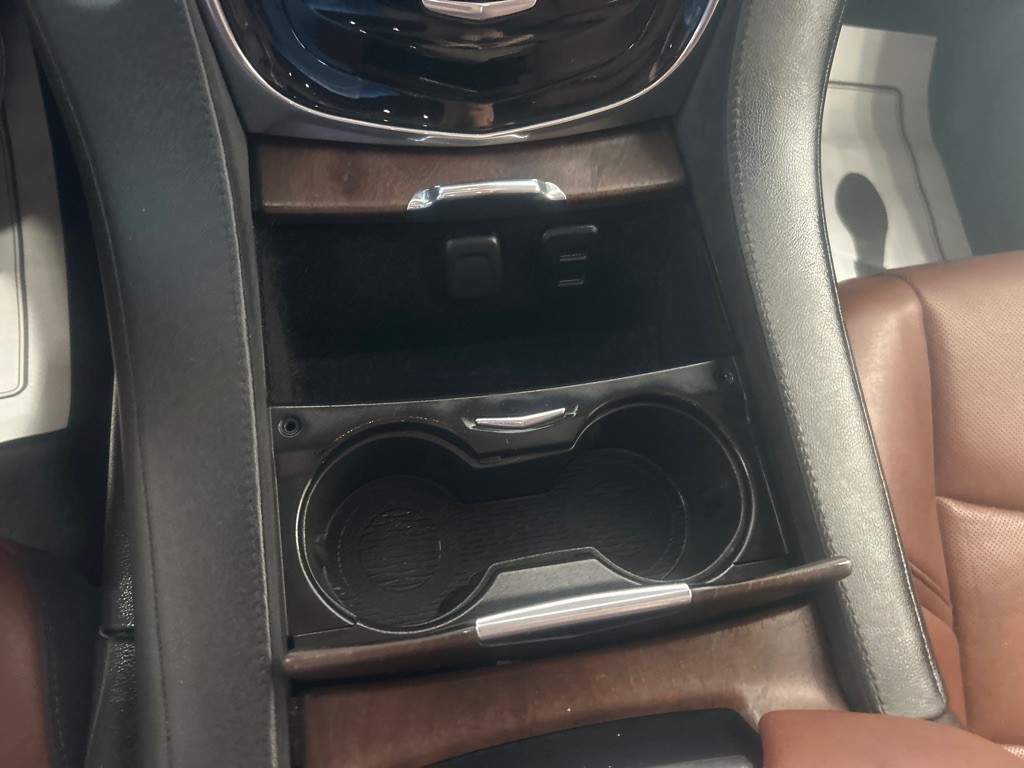 2016 Cadillac Escalade Image 18