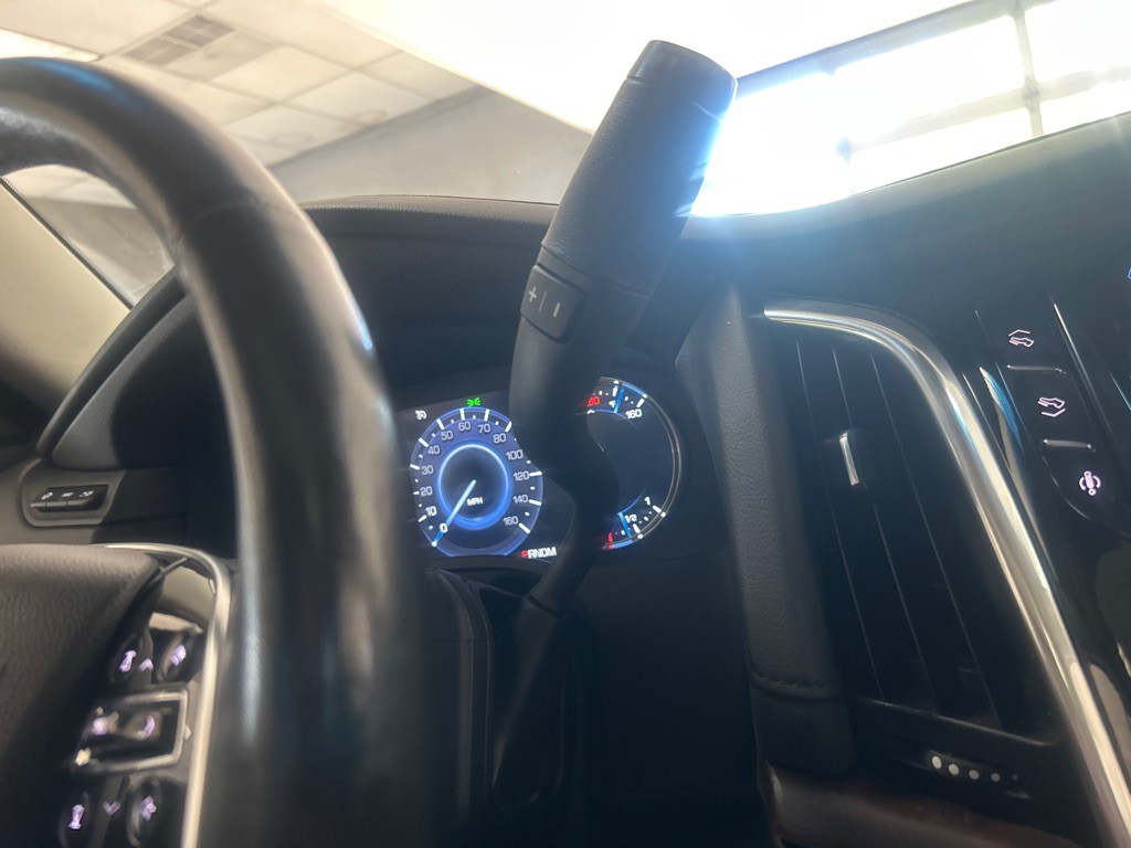 2016 Cadillac Escalade Image 19