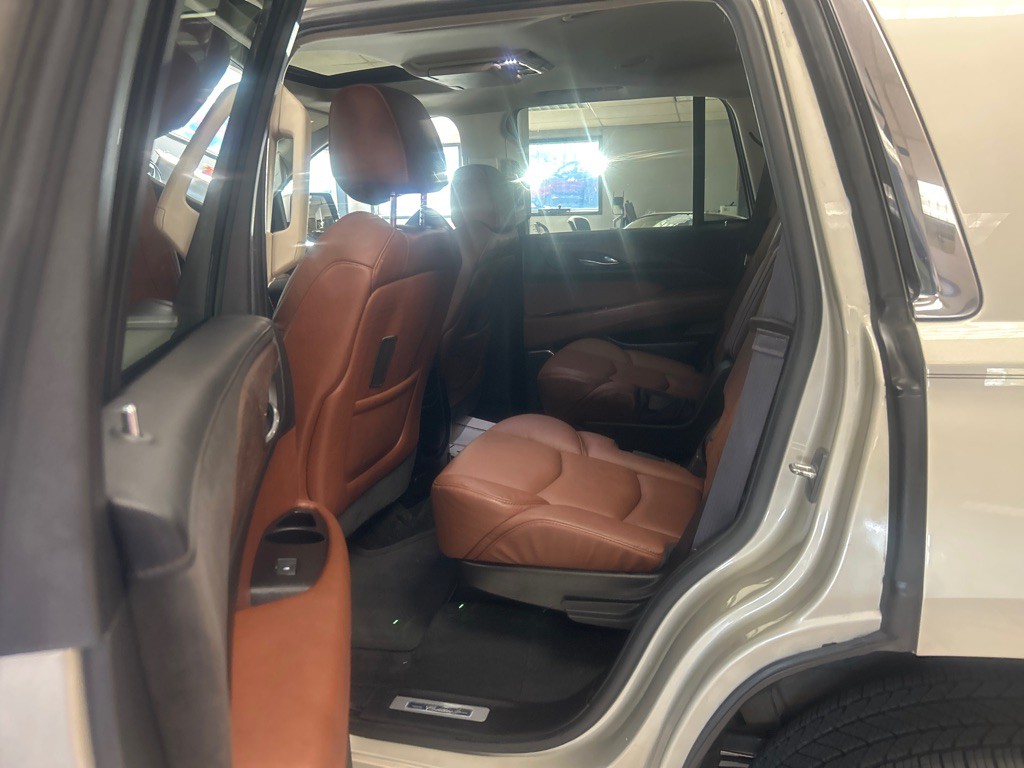 2016 Cadillac Escalade Image 25