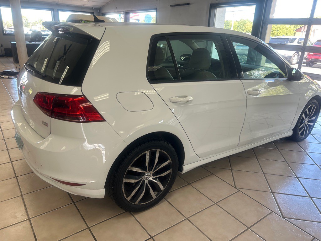 2015 Volkswagen Golf Image 4