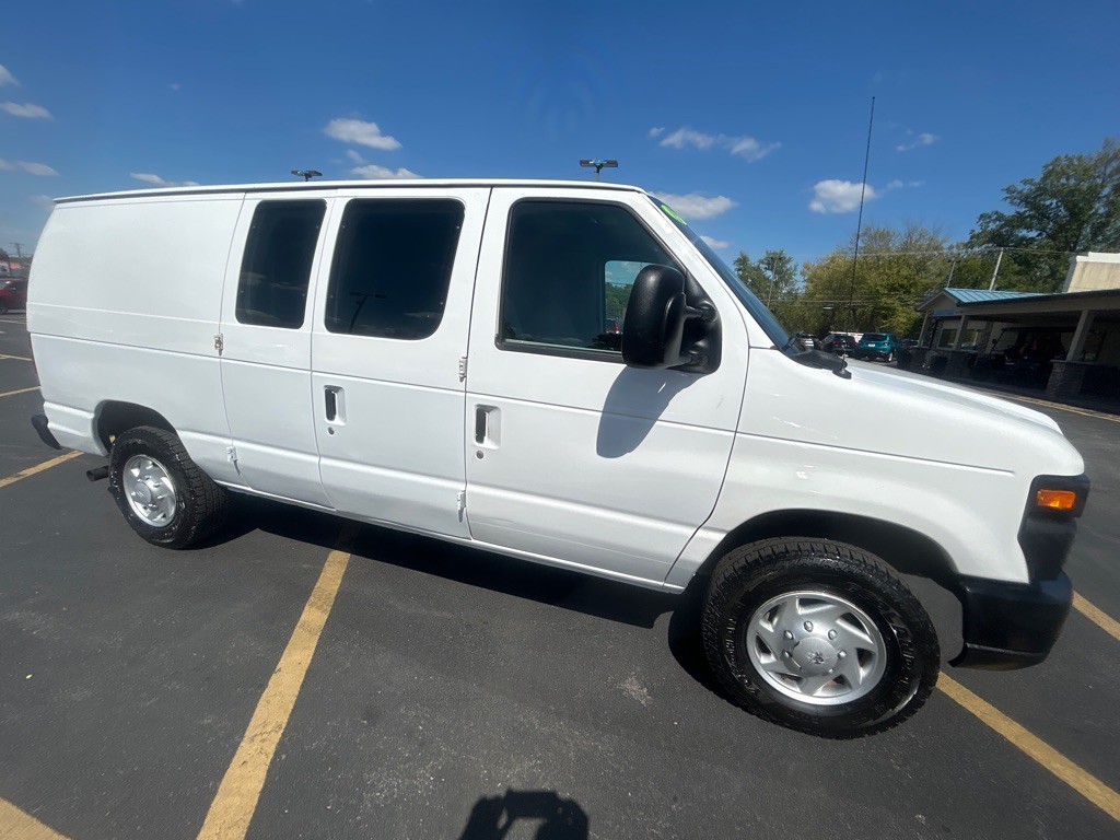 2013 Ford E-series Image 5