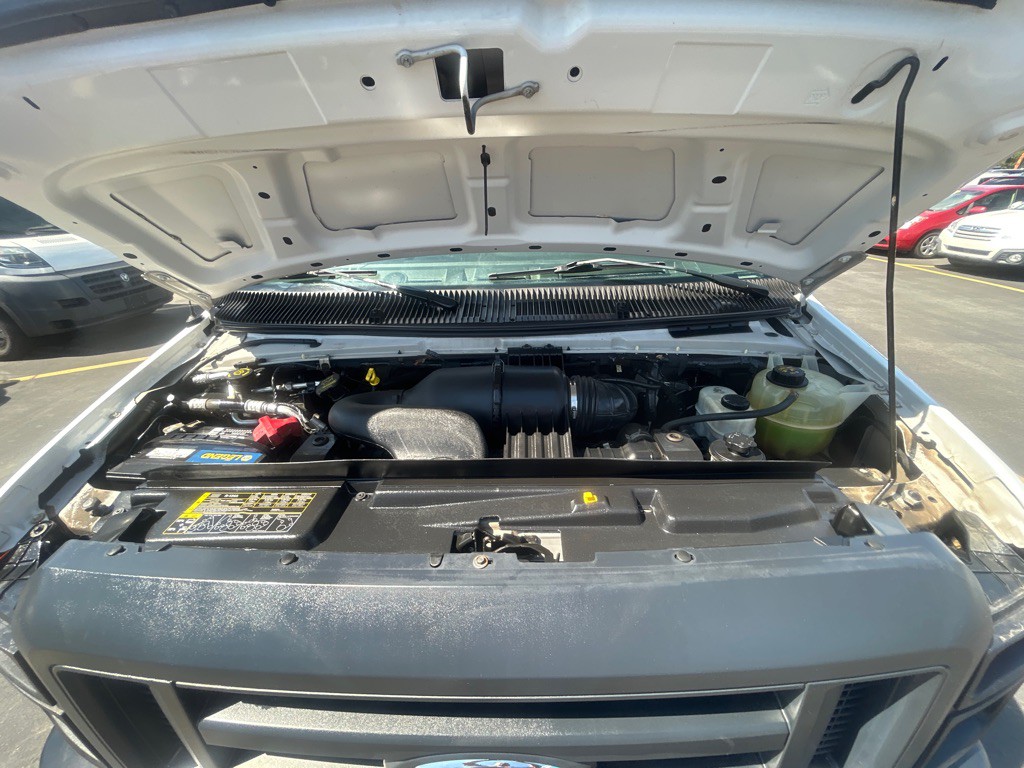2013 Ford E-series Image 7