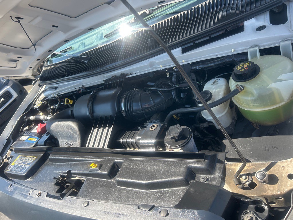 2013 Ford E-series Image 8