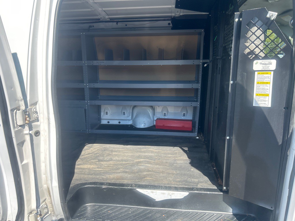 2013 Ford E-series Image 22