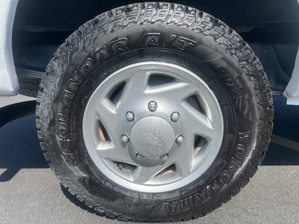 2013 Ford E-series Image 27