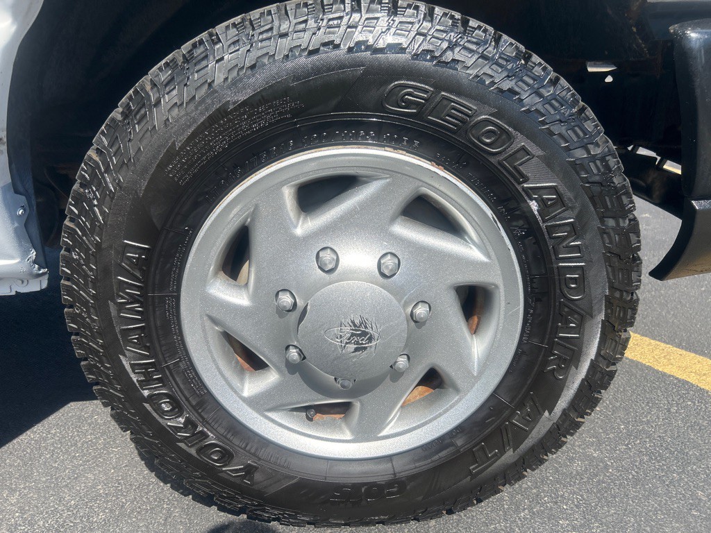 2013 Ford E-series Image 28