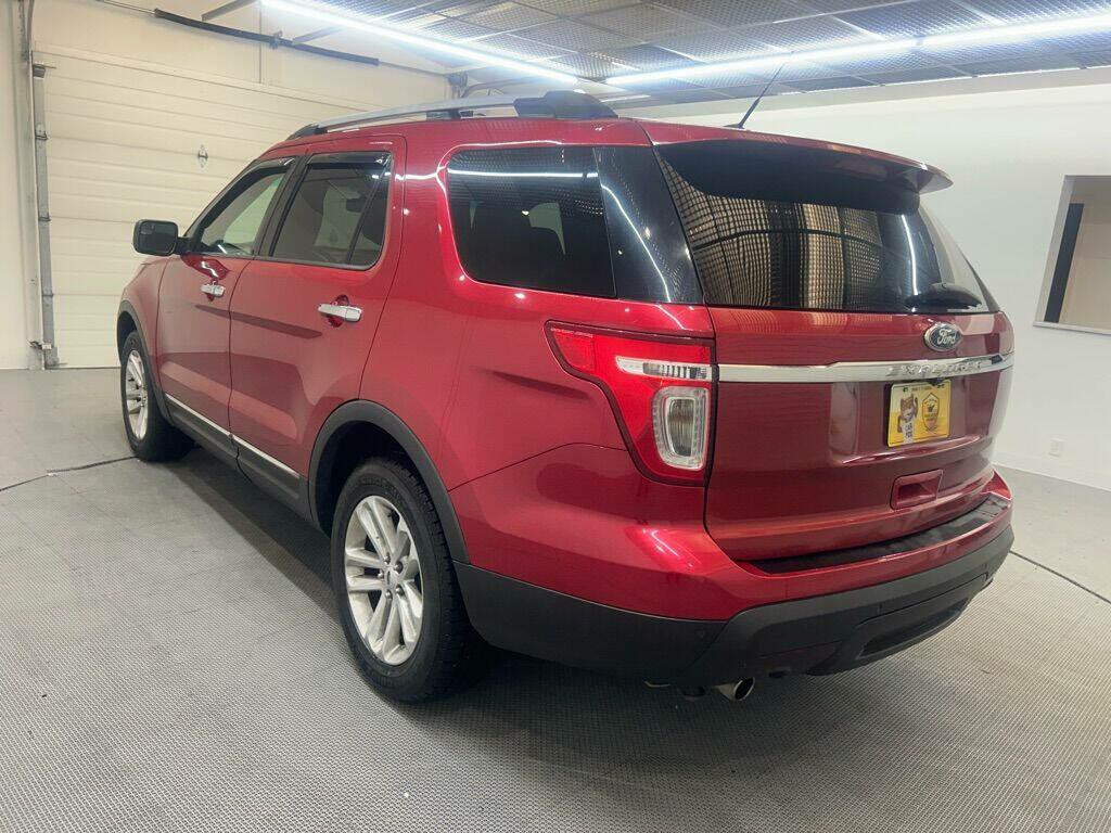 2012 Ford Explorer Image 2