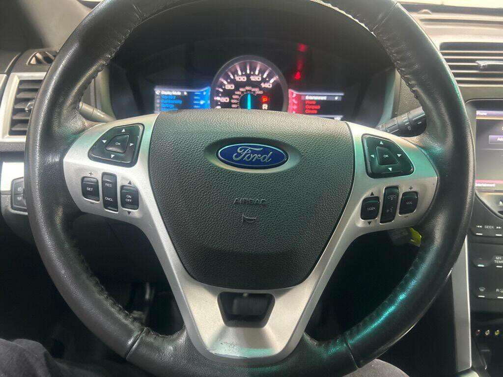 2012 Ford Explorer Image 13