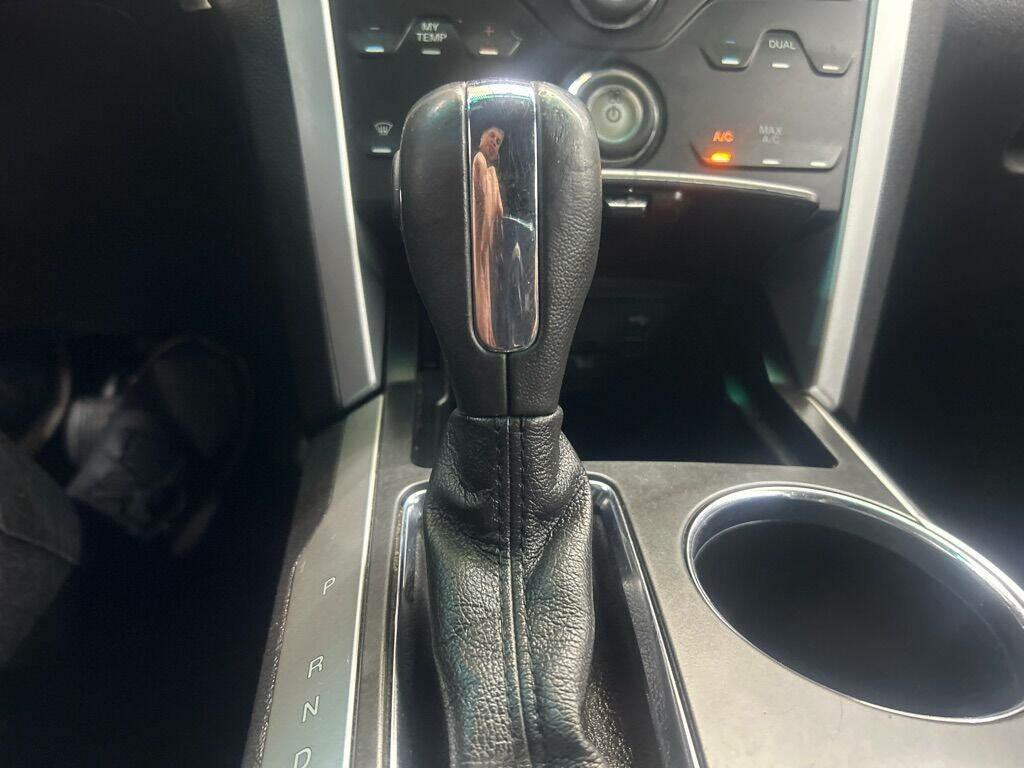 2012 Ford Explorer Image 17