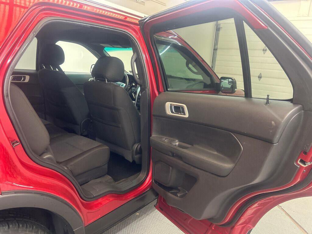 2012 Ford Explorer Image 24