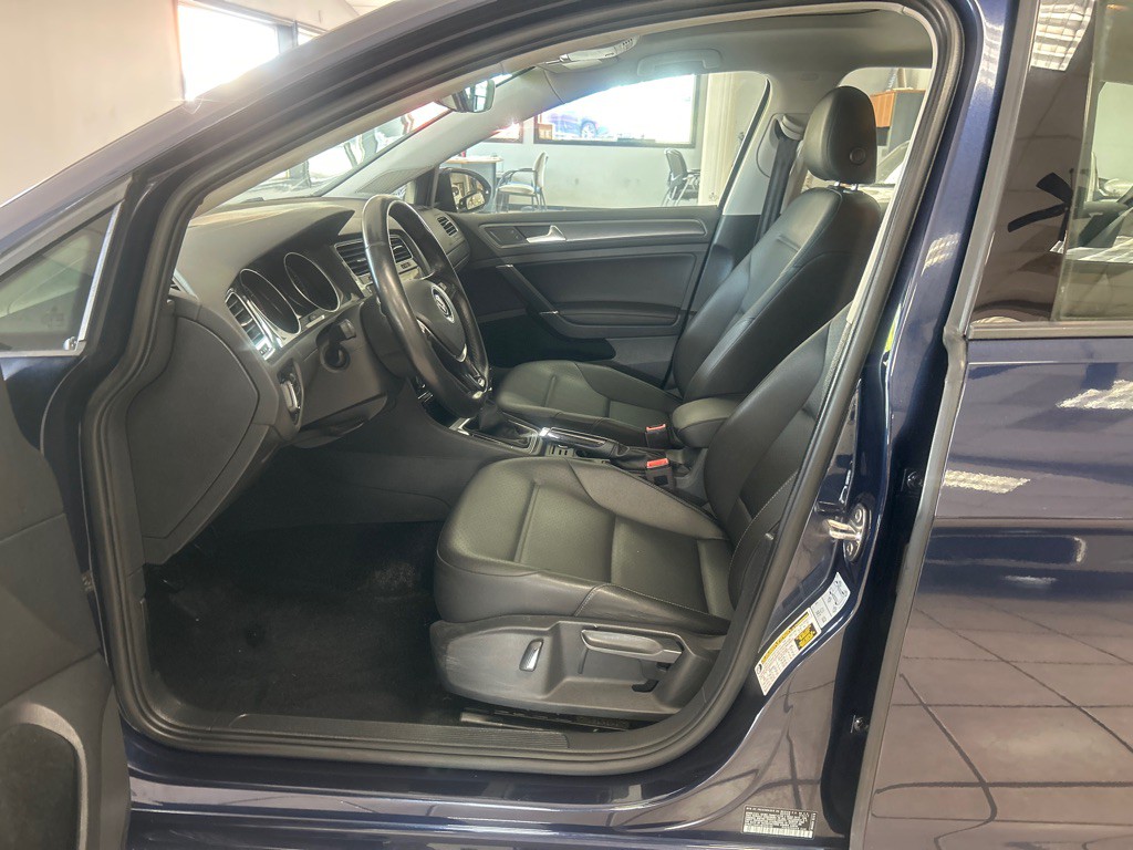2018 Volkswagen Golf Image 11