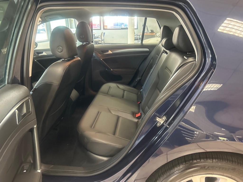 2018 Volkswagen Golf Image 25