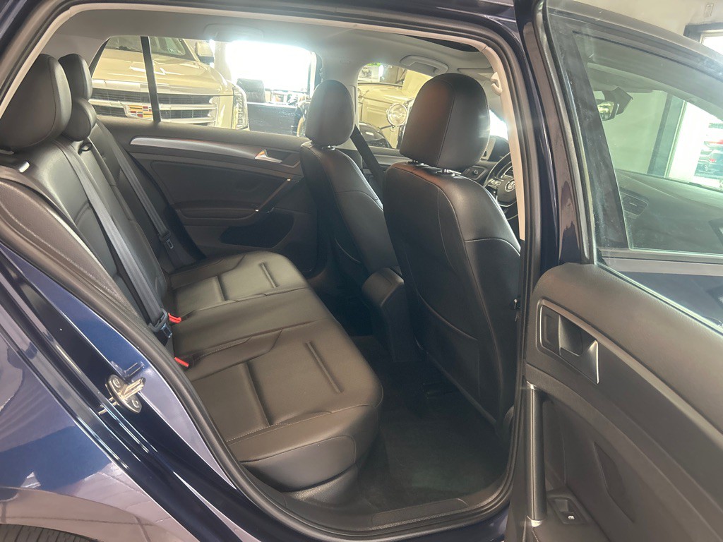 2018 Volkswagen Golf Image 30