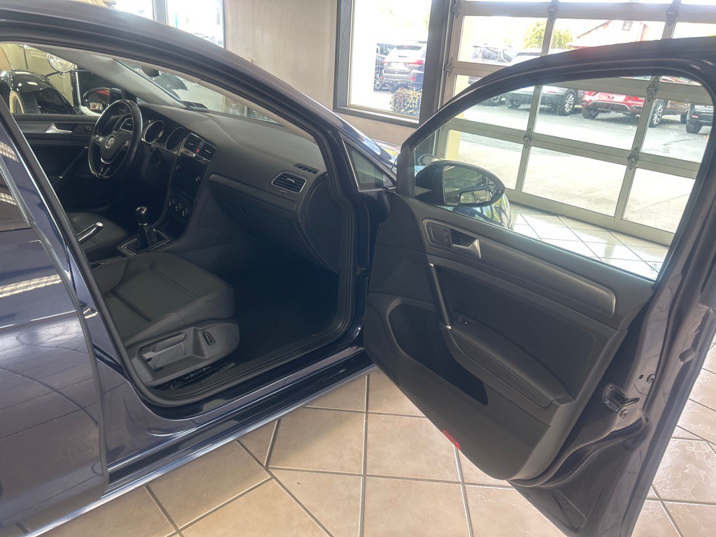 2018 Volkswagen Golf Image 31
