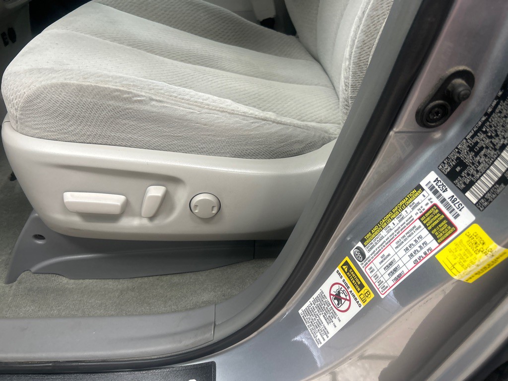2014 Toyota Sienna Image 10