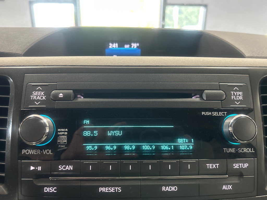 2014 Toyota Sienna Image 14