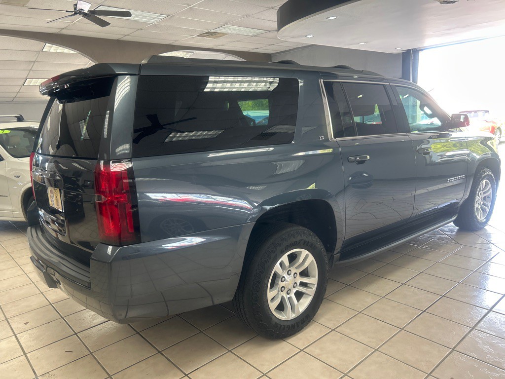2020 Chevrolet Suburban Image 4