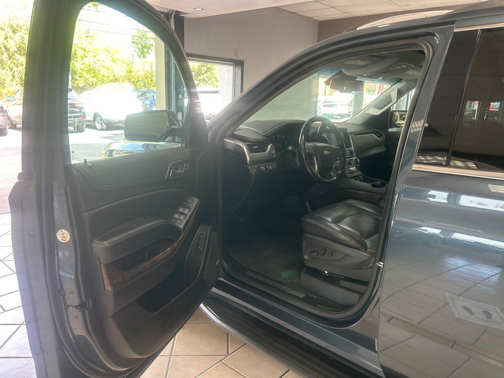 2020 Chevrolet Suburban Image 9