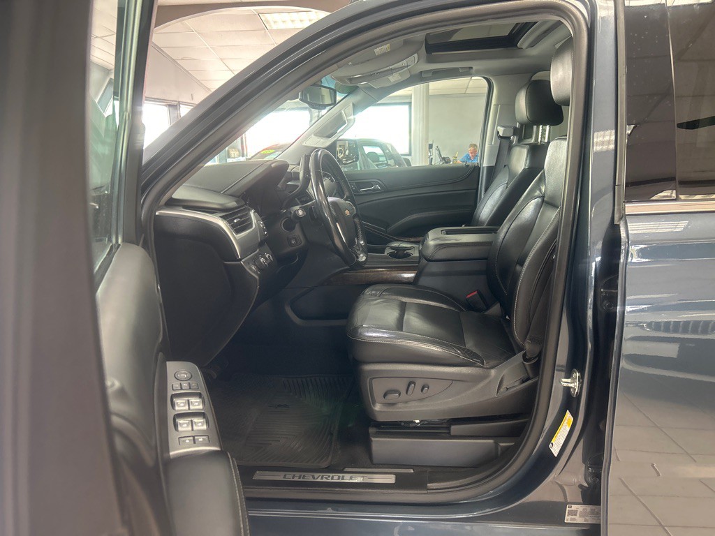 2020 Chevrolet Suburban Image 12
