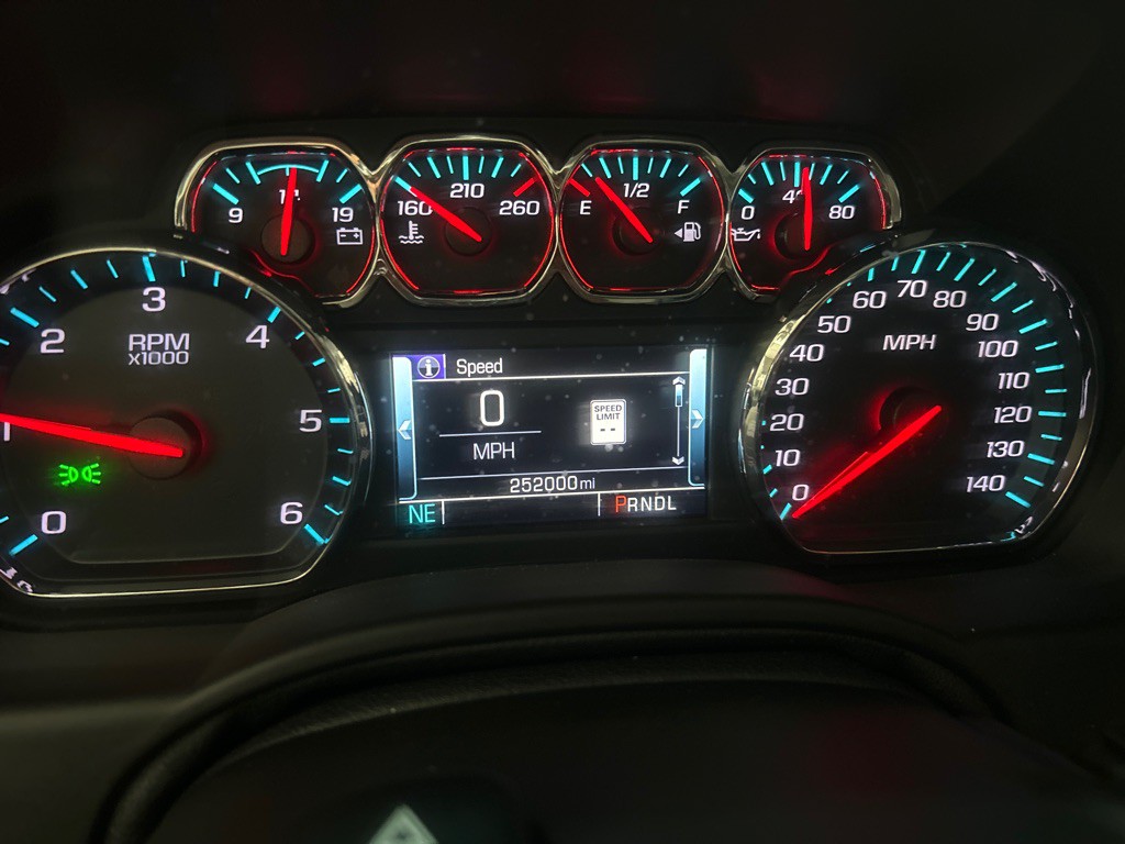 2020 Chevrolet Suburban Image 14