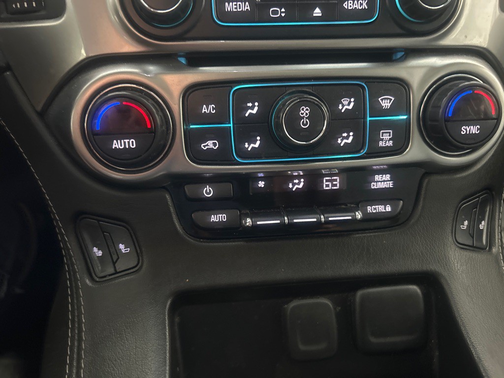 2020 Chevrolet Suburban Image 17