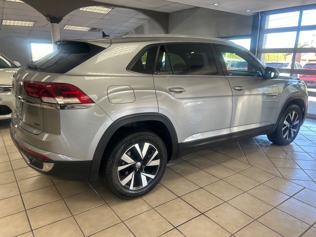2020 Volkswagen Atlas Cross Sport Image 4