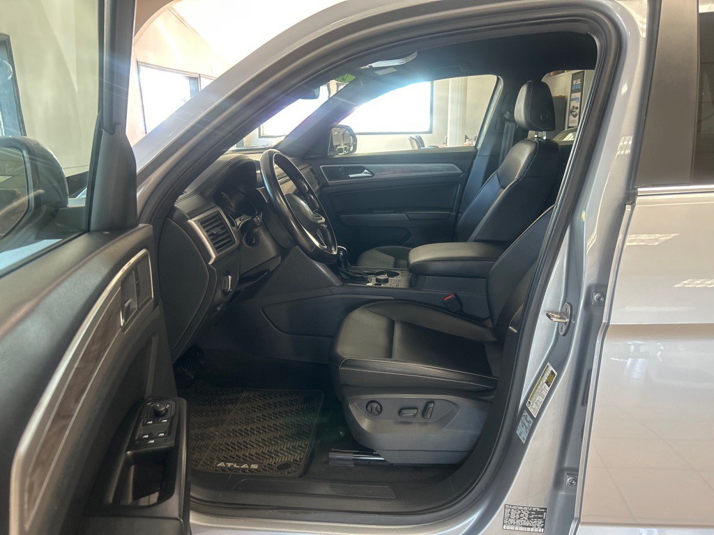 2020 Volkswagen Atlas Cross Sport Image 9