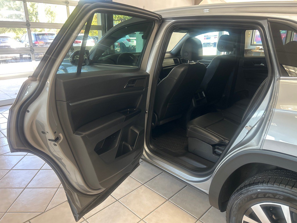 2020 Volkswagen Atlas Cross Sport Image 20